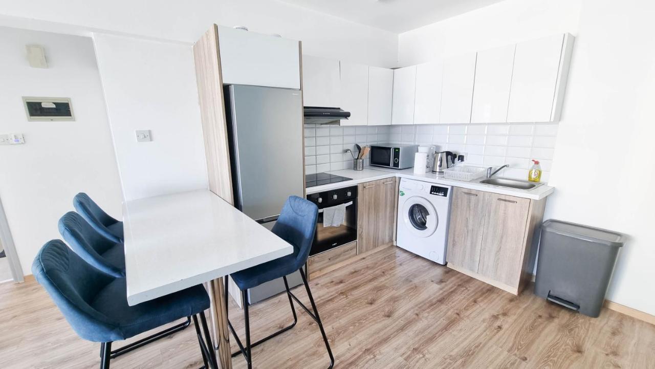 Modern Retreat: 2Br Stylish Apt With Comfy Rooms! Smart Tv With 200Mbps Internet لارنكا المظهر الخارجي الصورة