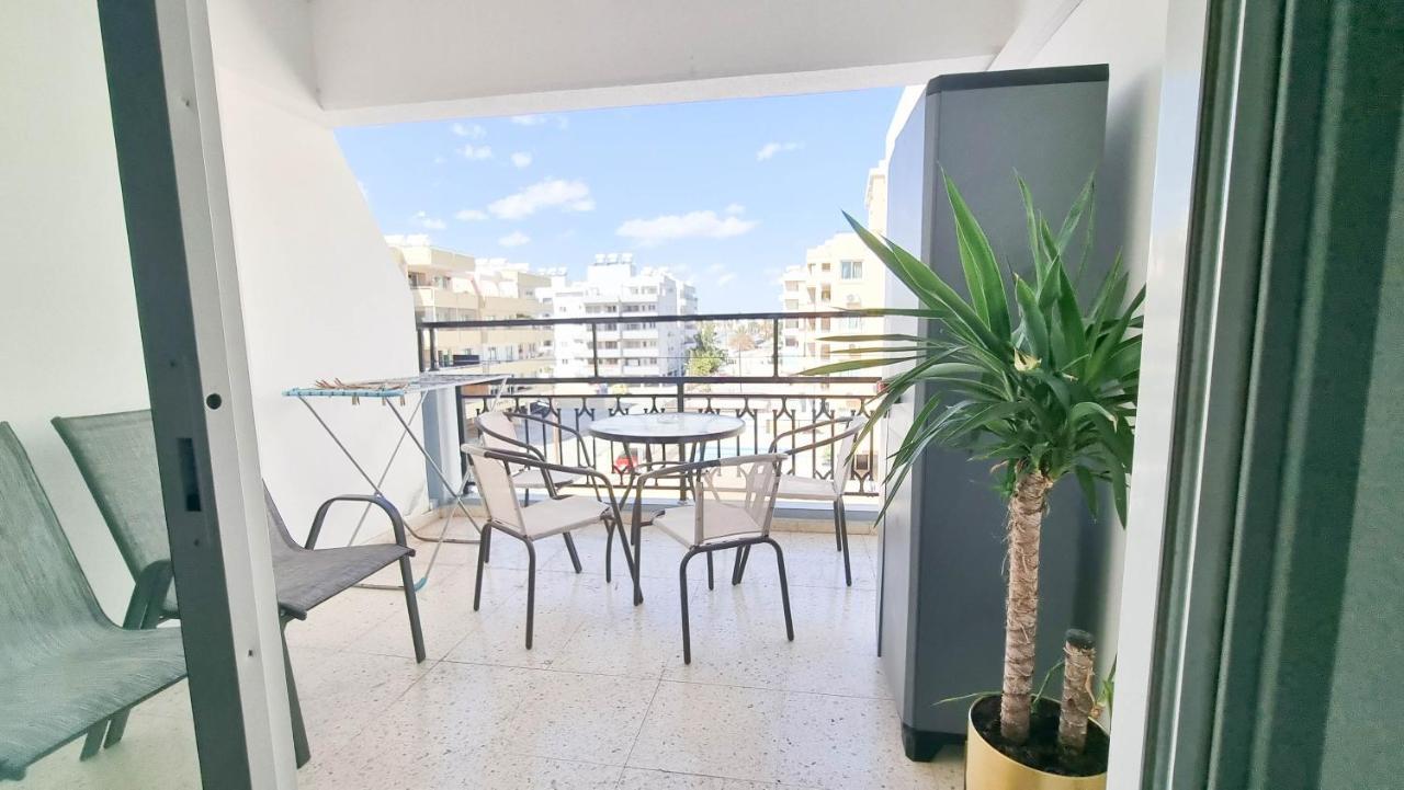 Modern Retreat: 2Br Stylish Apt With Comfy Rooms! Smart Tv With 200Mbps Internet لارنكا المظهر الخارجي الصورة